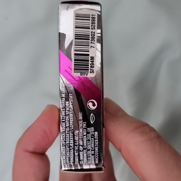 MAC Shiny Pretty Things Holiday "BABETOWN" Neutral Beige Pink Lipstick - Picture 3 of 7